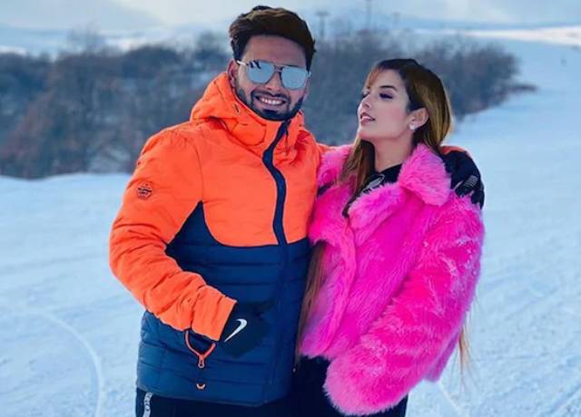 Rishabh Pant Shares New Year Vacation Photo With girlfriend