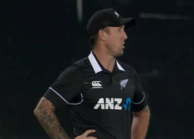 new zealand assistant coach luke ronchi takes the field