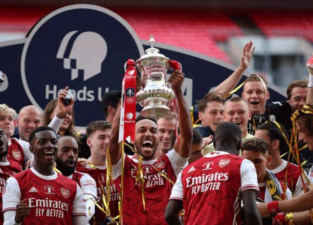 Arsenal beat Chelsea 2-1 to win 14th FA Cup title