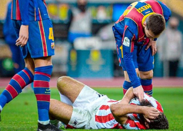 Messi checked the pulse of Bilbao's player after committing the foul