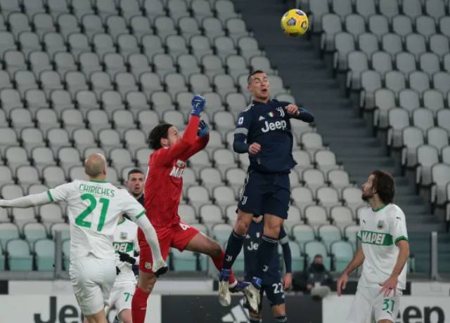 Ronaldo's super jump shows why he's a beast