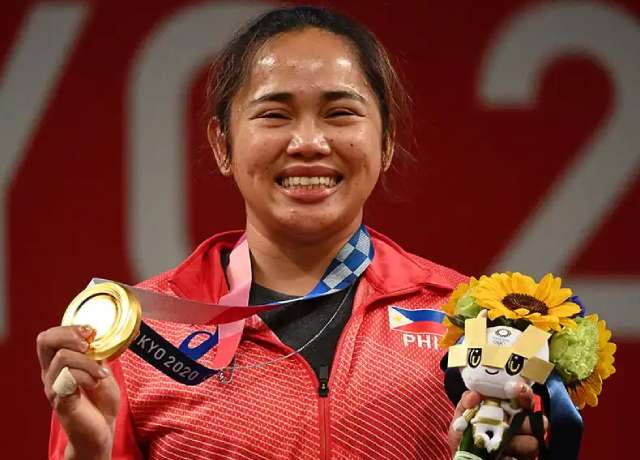 Who is Weightlifter Hidilyn Diaz? Biography | Age, Career & physical status